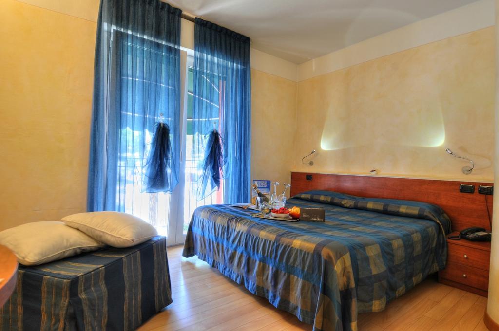 Hotel Savoia لينانو سابيادورو المظهر الخارجي الصورة