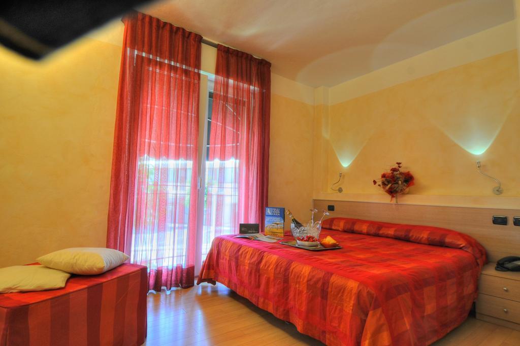 Hotel Savoia لينانو سابيادورو المظهر الخارجي الصورة
