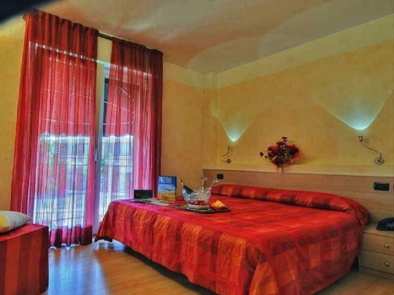Hotel Savoia لينانو سابيادورو المظهر الخارجي الصورة