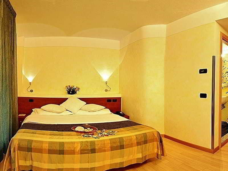 Hotel Savoia لينانو سابيادورو المظهر الخارجي الصورة